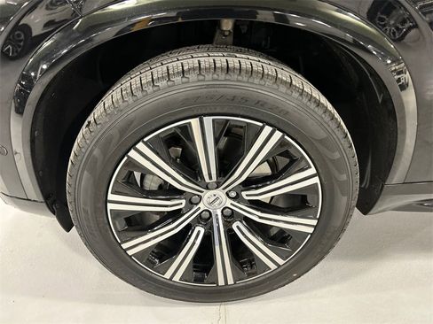 Certified 2023 Volvo XC90 B6 Plus w/ Protection Package Premier image 8