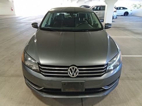 Used 2014 Volkswagen Passat 2.5 S FWD image 2