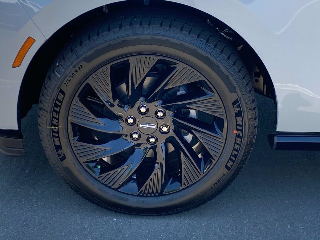 New 2026 Lincoln Navigator Reserve w/ Jet Appearance Package AWD/4WD image 5