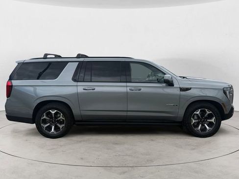 Used 2025 GMC Yukon XL AT4 Ultimate AWD/4WD image 6