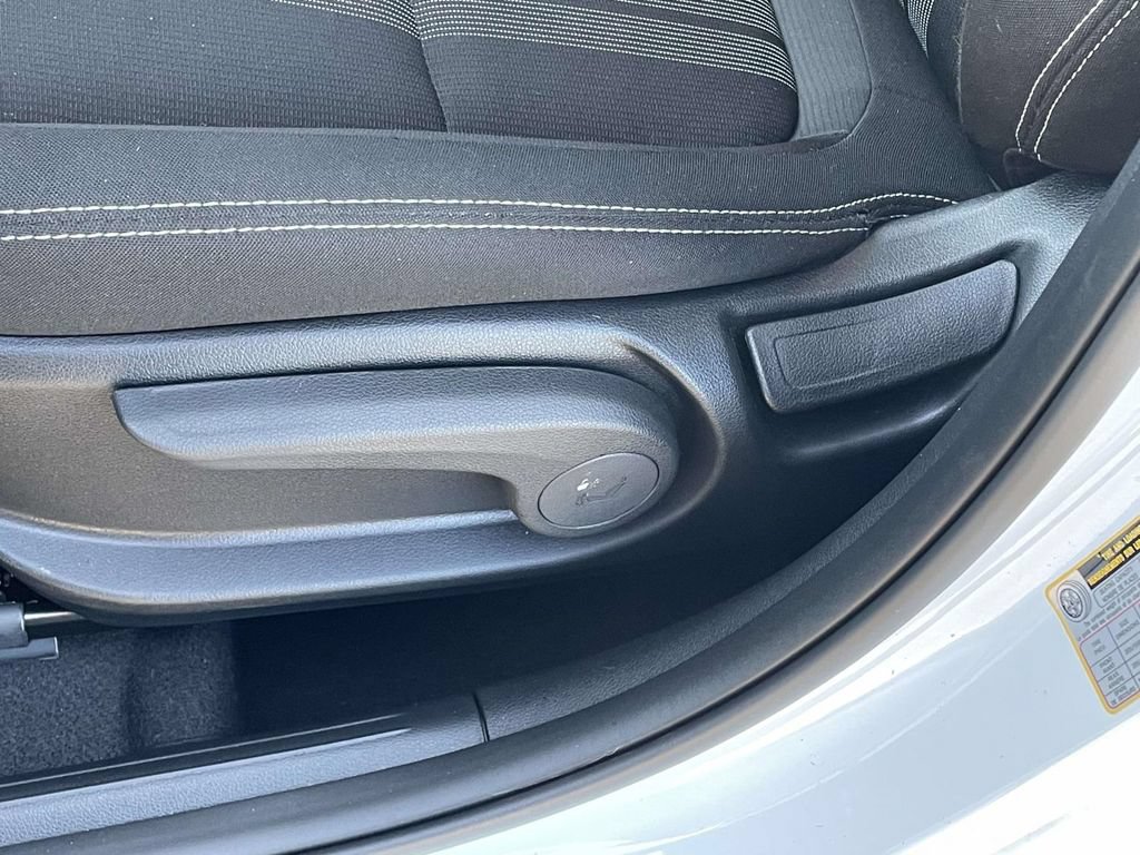 Certified 2026 Hyundai Venue SEL FWD image 7