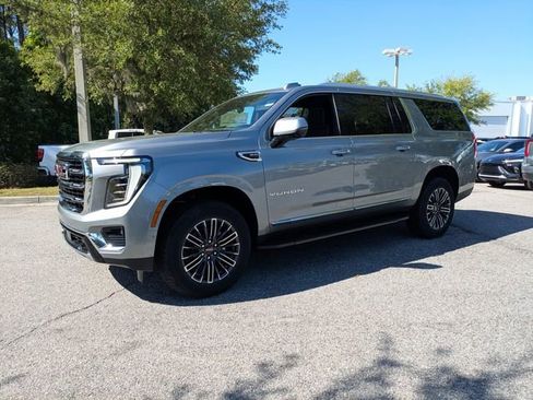 New 2026 GMC Yukon XL Elevation w/ Elevation Premium Package RWD image 8