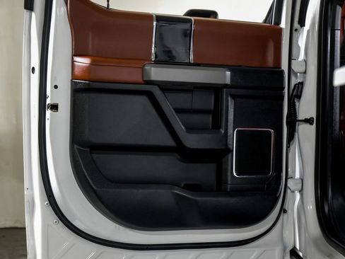 Used 2020 Ford F450 Platinum w/ FX4 Off-Road Package image 37