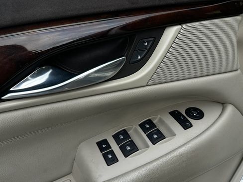 Used 2015 Cadillac Escalade Luxury AWD/4WD image 13