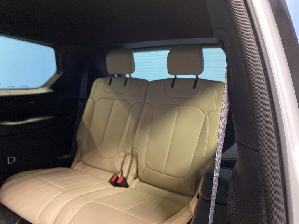 Certified 2025 Jeep Grand Cherokee L Limited w/ Black Appearance Package AWD/4WD image 28