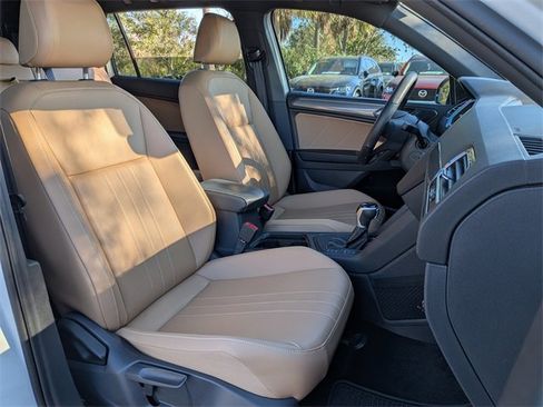Used 2024 Volkswagen Tiguan SE R-Line w/ MDO Package, Three-Row image 17