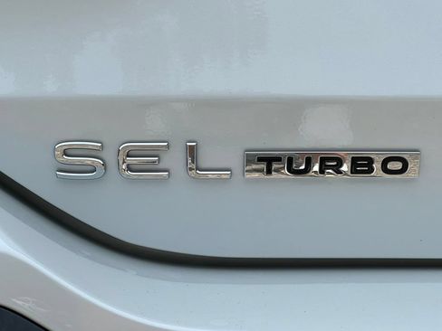 New 2026 Volkswagen Tiguan SEL R-Line AWD/4WD image 9