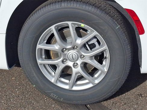 New 2026 Chrysler Voyager LX image 5