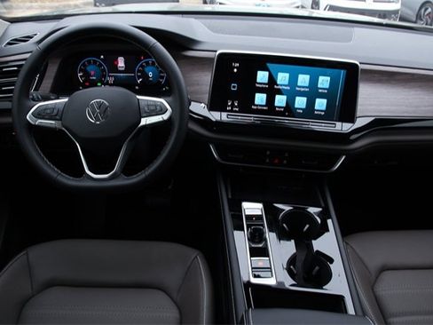 New 2026 Volkswagen Atlas SEL image 18