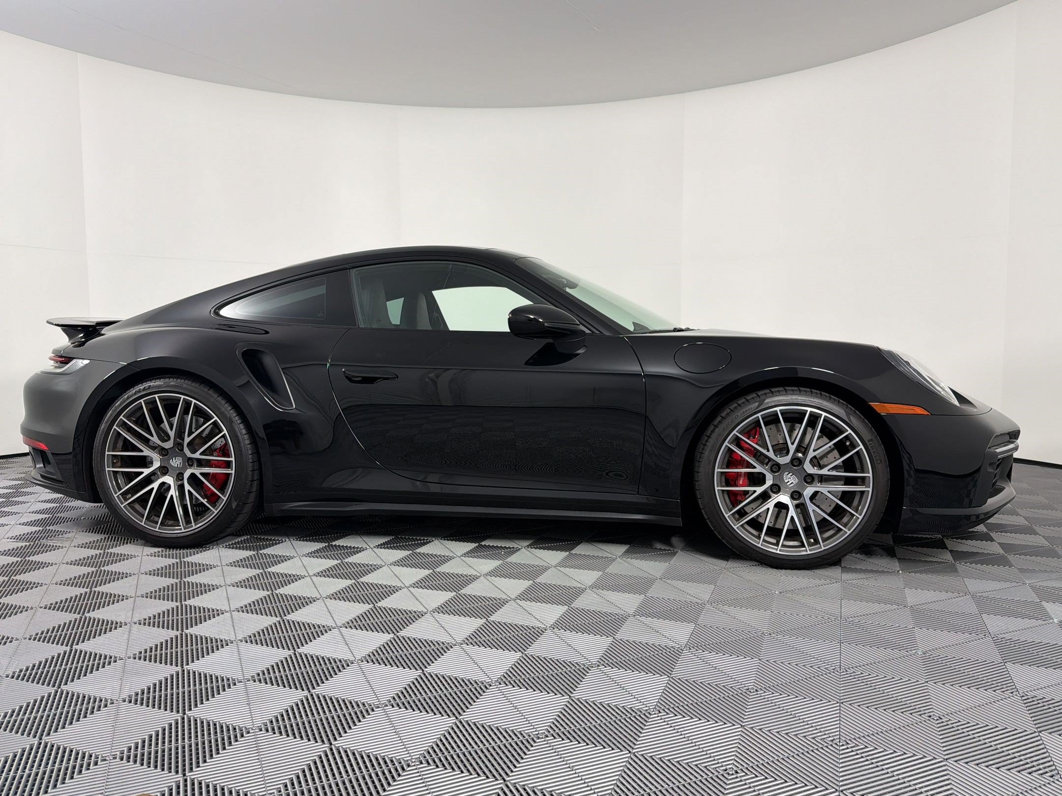 Certified 2022 Porsche 911 Turbo AWD/4WD image 8