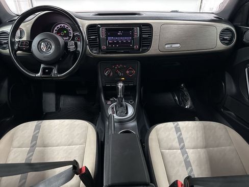 Used 2018 Volkswagen Beetle 2.0T Coast w/ Coast Lighting Package FWD image 23