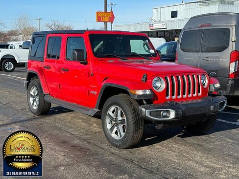 Used 2019 Jeep Wrangler Unlimited Sahara AWD/4WD image 3