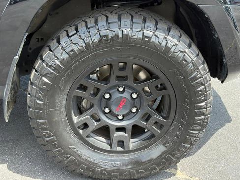 Used 2024 Toyota 4Runner TRD Off-Road Premium w/ Moonroof Package AWD/4WD image 32