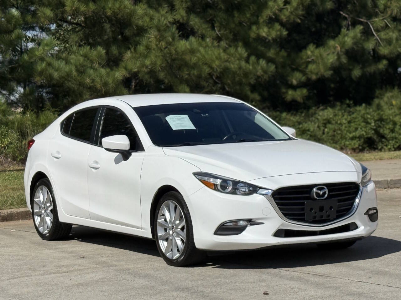 Used 2017 MAZDA MAZDA3 Touring FWD image 3