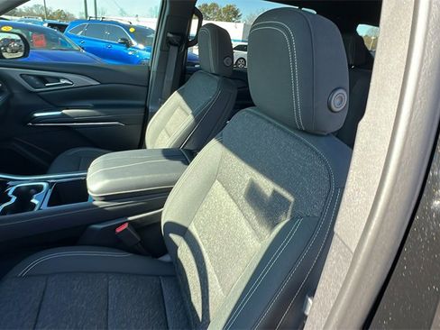 New 2025 Chevrolet Traverse LT w/ Driver Confidence Package image 14