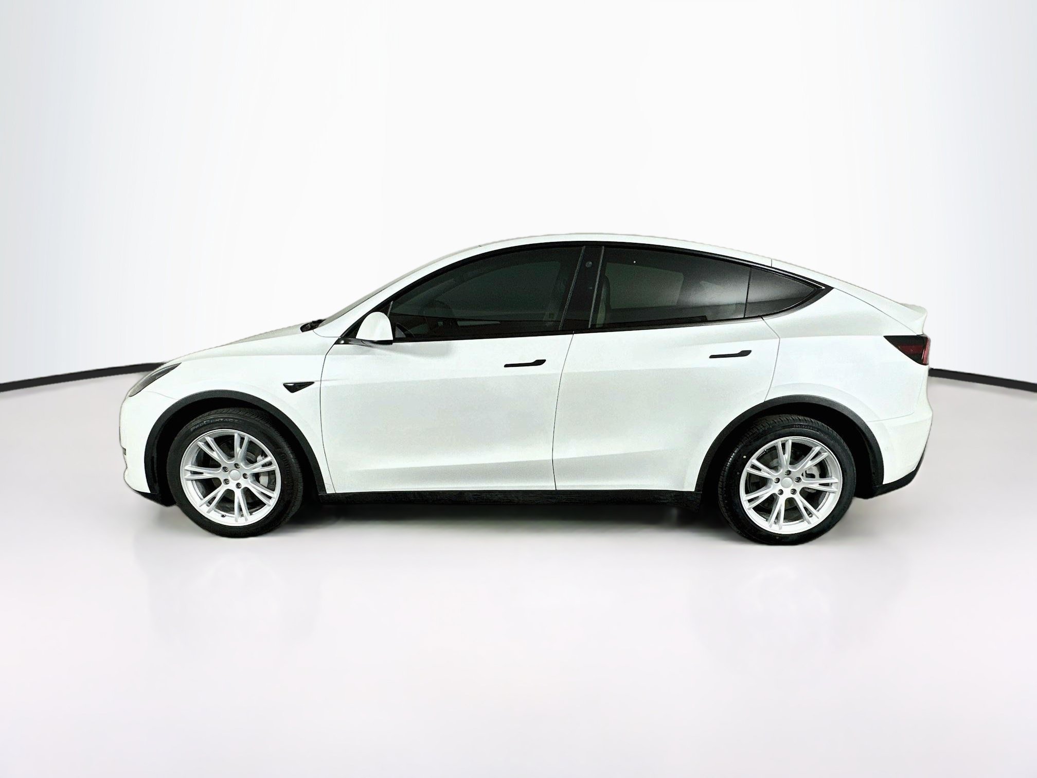 Used 2022 Tesla Model Y Long Range AWD/4WD image 4