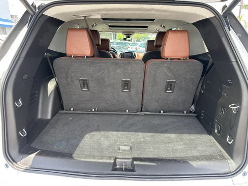 Used 2019 Chevrolet Traverse High Country w/ LPO, 'HIT The Road' Package AWD/4WD image 36