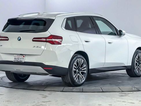 Used 2025 BMW X3 xDrive30i w/ Convenience Package image 2