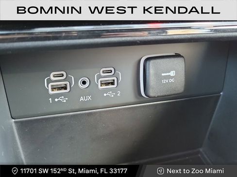 Used 2025 Jeep Grand Cherokee Limited w/ Black Appearance Package image 19