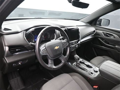 Used 2022 Chevrolet Traverse LT image 33
