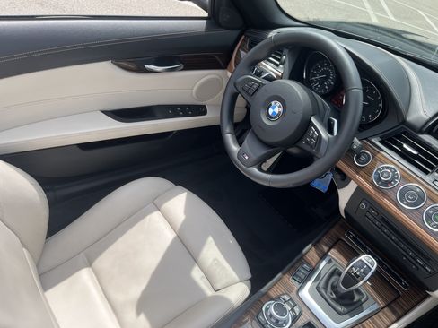 Used 2016 BMW Z4 sDrive35i RWD image 17