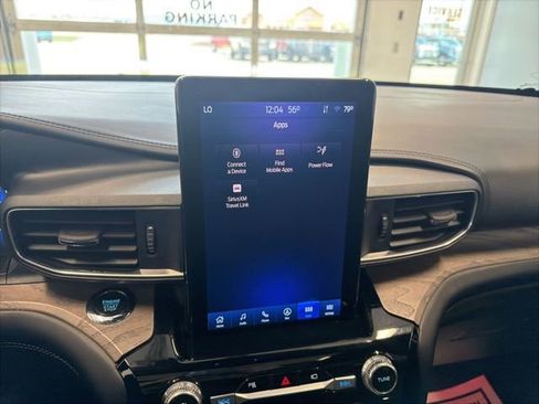Used 2022 Ford Explorer Platinum w/ Technology Package AWD/4WD image 30