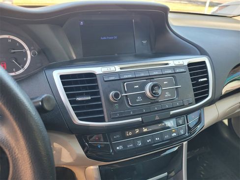 Used 2017 Honda Accord LX image 22