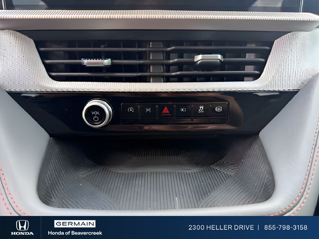 Used 2026 Ford Explorer Active w/ Active Comfort Package RWD image 15
