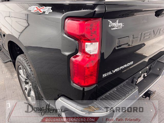 Used 2023 Chevrolet Silverado 1500 LT AWD/4WD image 12