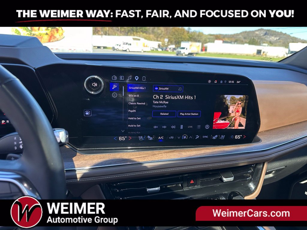 Used 2025 Chevrolet Suburban High Country AWD/4WD image 17