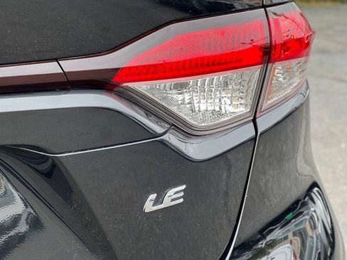 Certified 2021 Toyota Corolla LE w/ Carpet Mat Package (TMS) FWD image 10