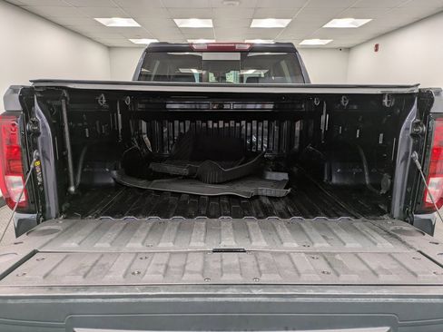 Used 2022 GMC Sierra 1500 Elevation w/ Preferred Package image 24