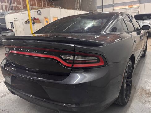 Used 2018 Dodge Charger SXT w/ Blacktop Package image 7