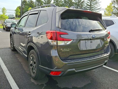 Used 2020 Subaru Forester Premium AWD/4WD image 4