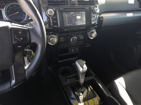 Used 2019 Toyota 4Runner TRD Off-Road Premium AWD/4WD image 10