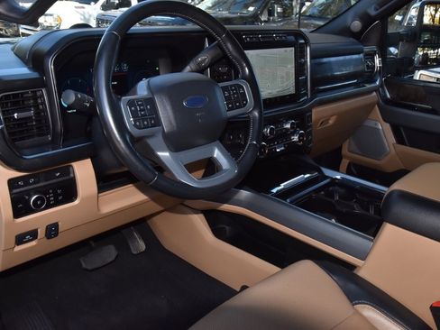 Used 2024 Ford F250 Lariat w/ Chrome Package image 34