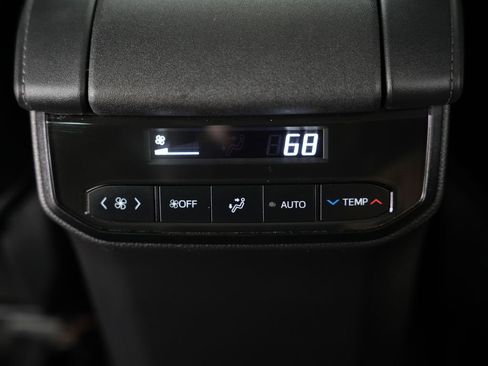 Used 2020 Toyota Highlander Limited image 44