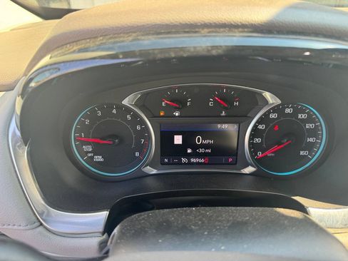 Used 2020 Chevrolet Traverse LT w/ LT Premium Package AWD/4WD image 9