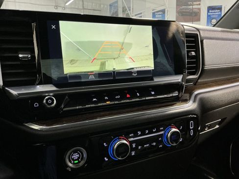 Used 2023 GMC Sierra 1500 SLE image 27