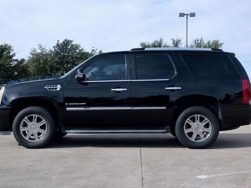 Used 2007 Cadillac Escalade 2WD w/ Information Package image 12