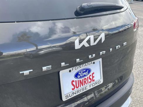 Used 2022 Kia Telluride EX w/ EX Premium Package image 6