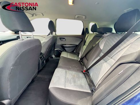 Used 2023 Nissan Rogue SV image 30