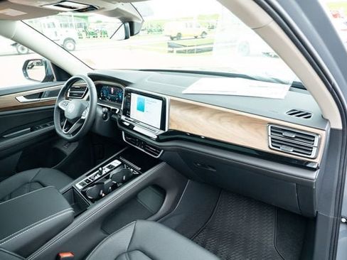 New 2026 Volkswagen Atlas SE FWD image 42