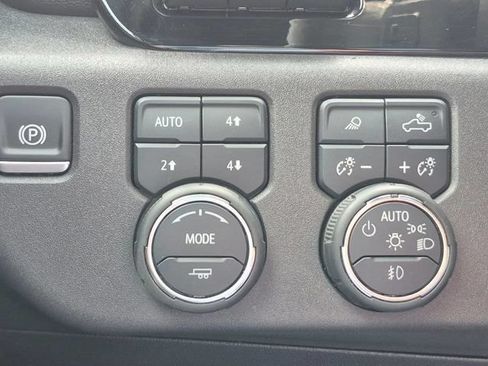 Used 2025 Chevrolet Silverado 1500 High Country w/ Technology Package AWD/4WD image 65
