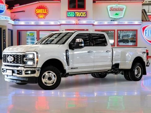 Used 2024 Ford F350 Lariat w/ Lariat Ultimate Package image 2