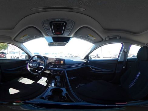 Used 2025 Hyundai Elantra SEL image 44