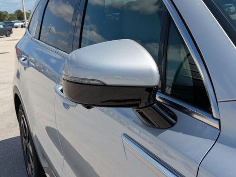 Certified 2025 Kia Sorento SX Prestige AWD/4WD image 12