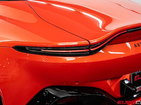 Used 2022 Aston Martin V8 Vantage Roadster image 22
