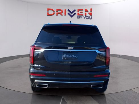 Used 2023 Cadillac XT6 Premium Luxury image 4