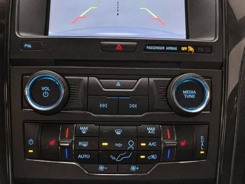 Used 2016 Ford Explorer XLT w/ Equipment Group 202A FWD image 15